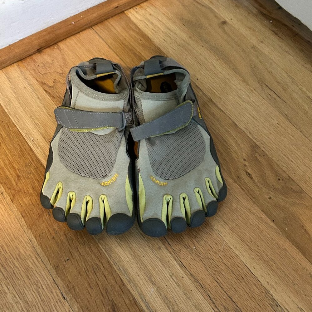 Vibram Five-Finger Grey & Yellow Running Toe Shoes Women's 39/9